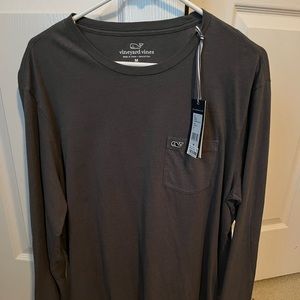 NWT Long sleeve charcoal grey logo vineyard vines crew neck tshirt. Size medium